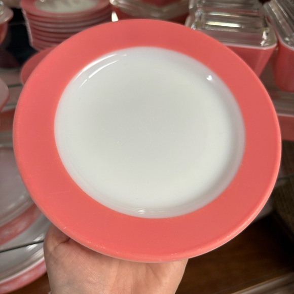 Vintage Flamingo Pink Plate Set - Picture 2 of 3
